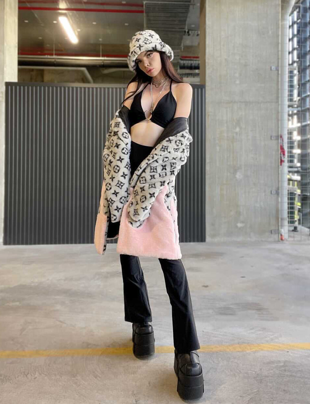 HOT AND BOUGEE FAUX FUR JACKET - GREY/PINK FLAME ✰ MADE 4 U ✰