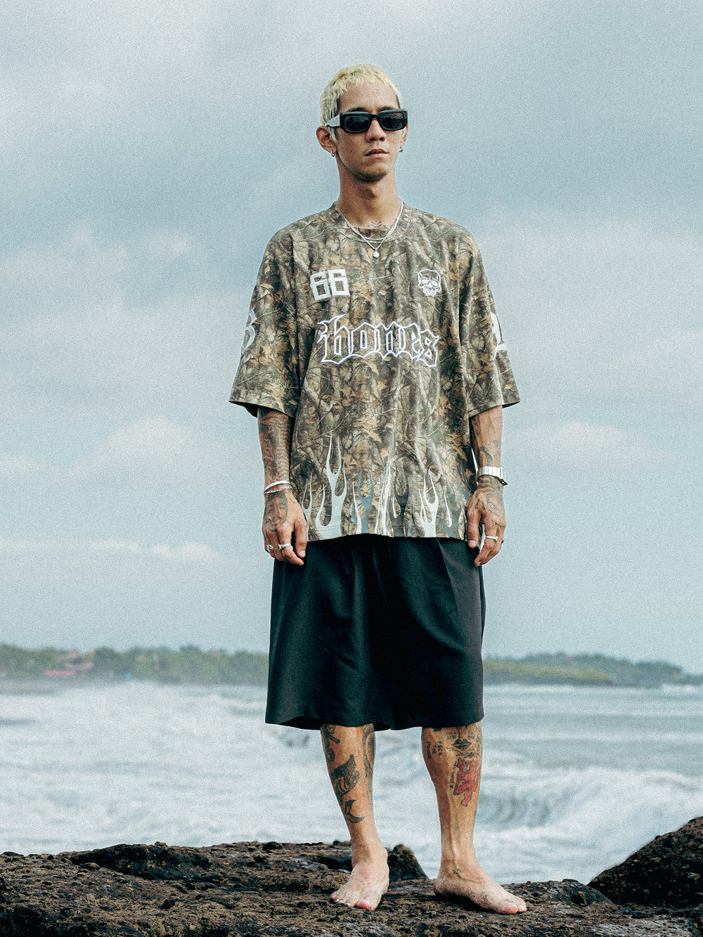 CROSSBONES PLEATED SHORTS