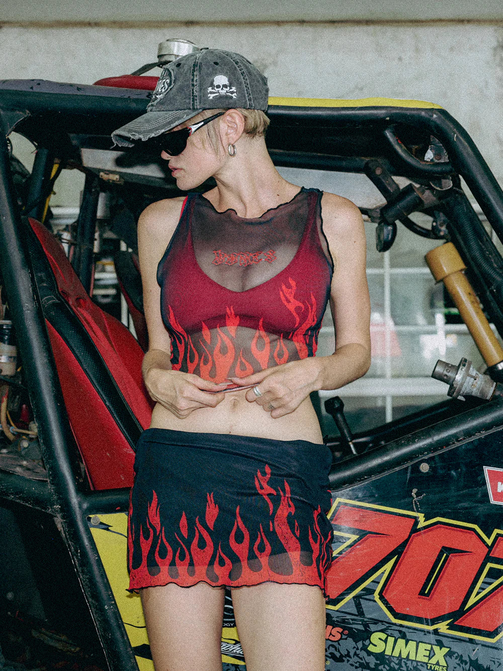 BURNER MESH SKIRT - BLACK/RED