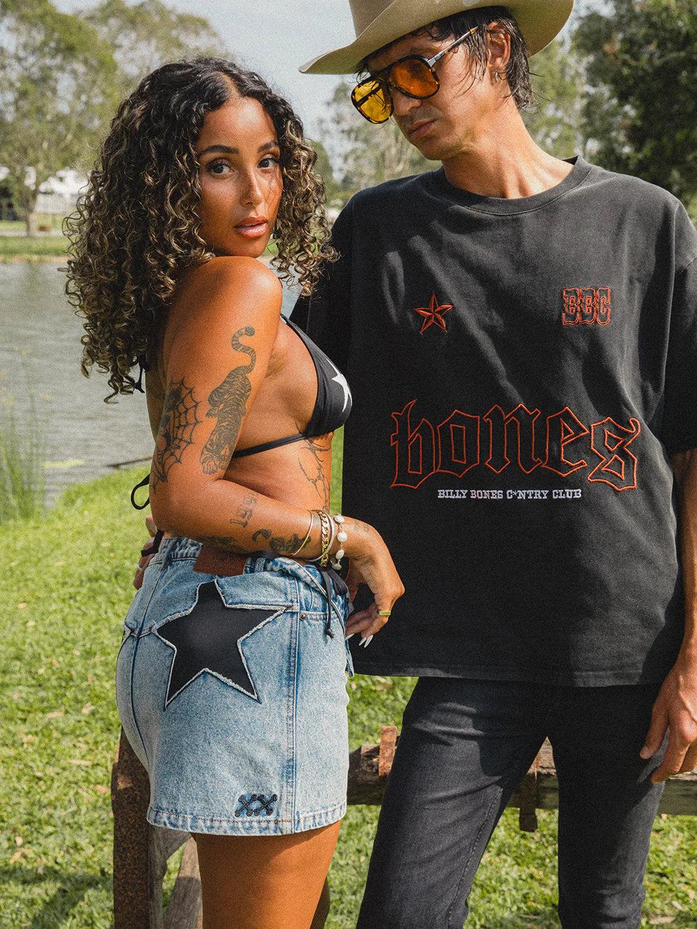 COWBOY LOGO TEE - VINTAGE BLACK/RED