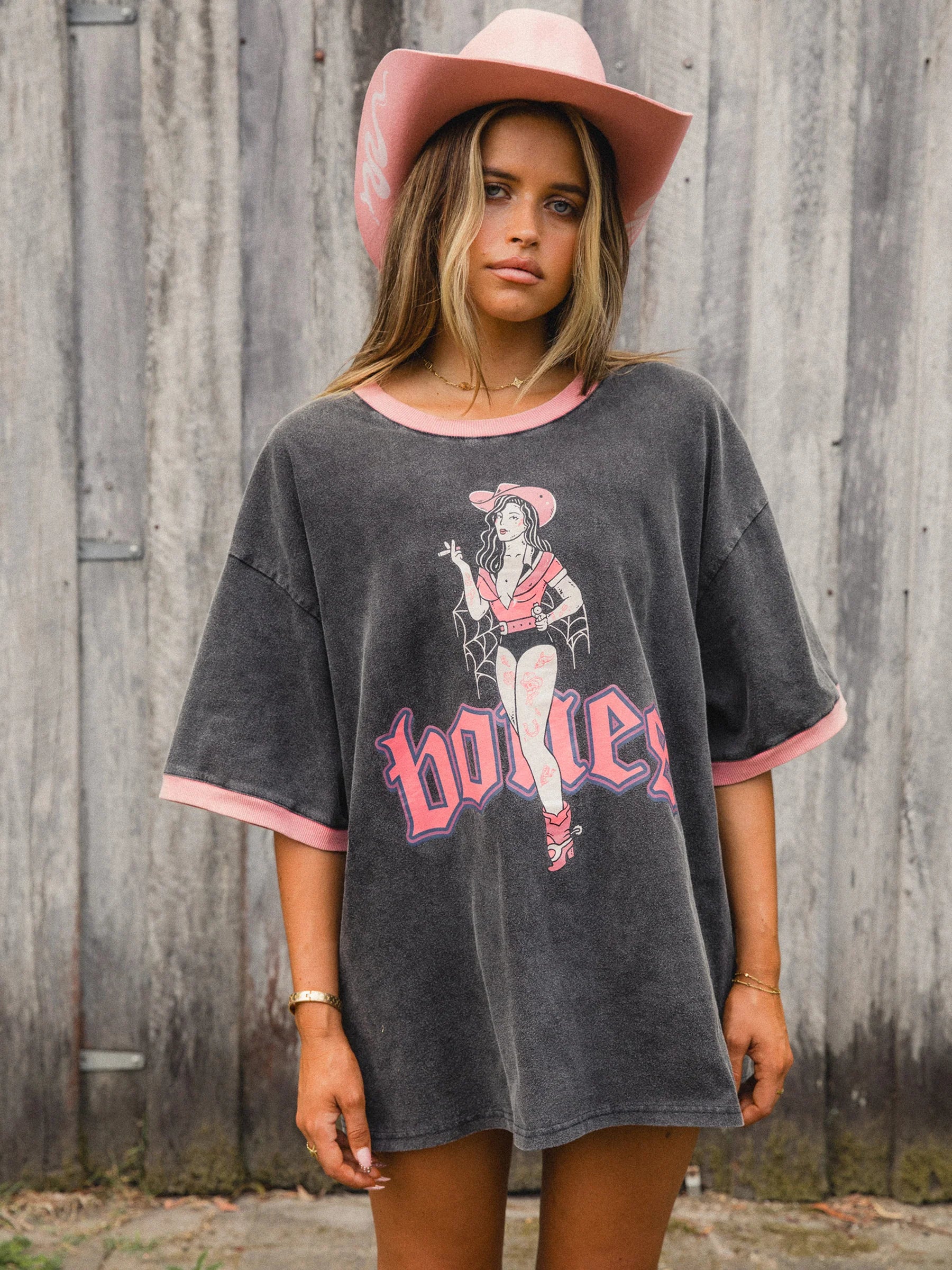 NEON COWGIRL RINGER TEE - WASHED BLACK/PINK