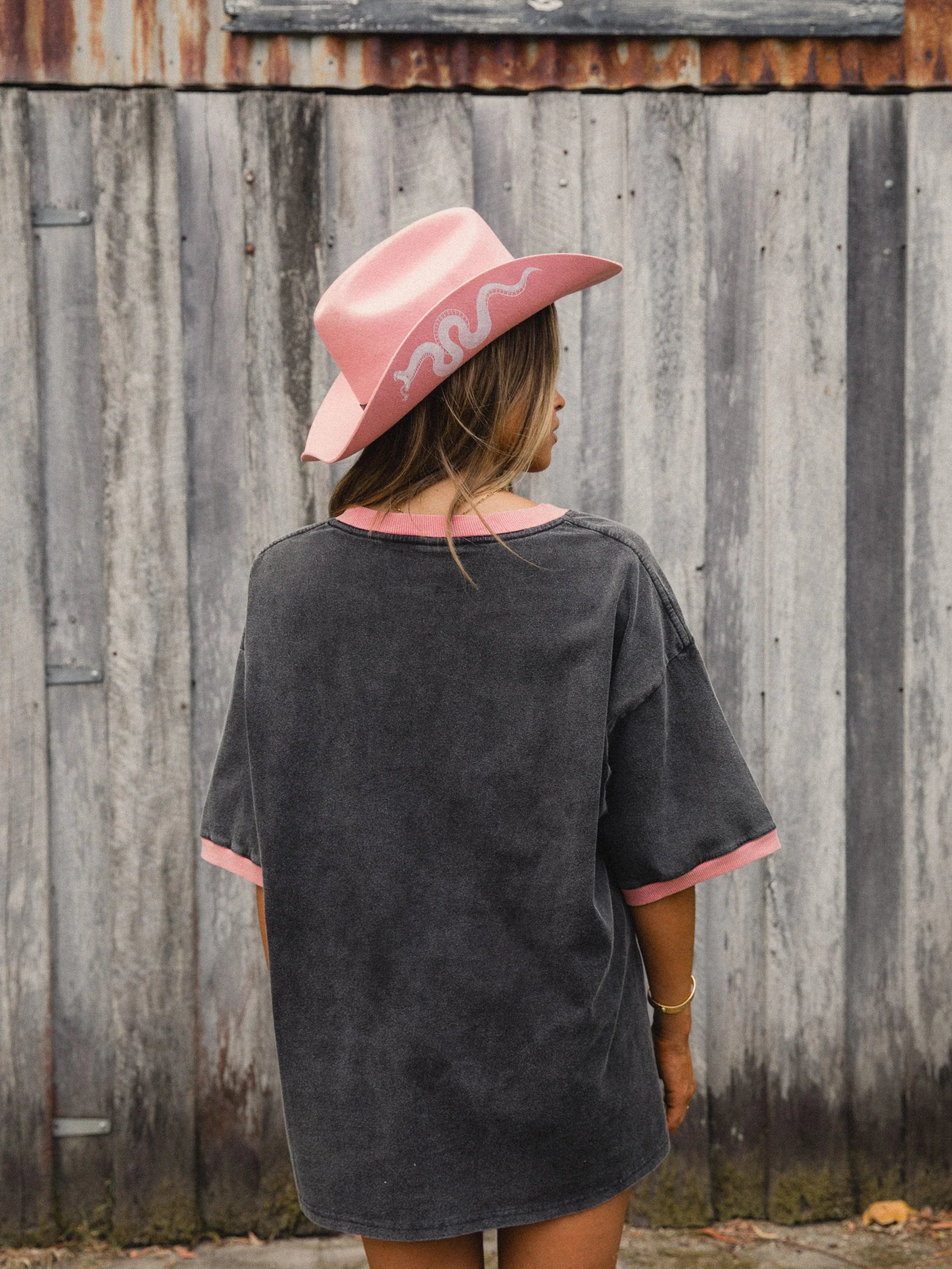 NEON COWGIRL RINGER TEE - WASHED BLACK/PINK