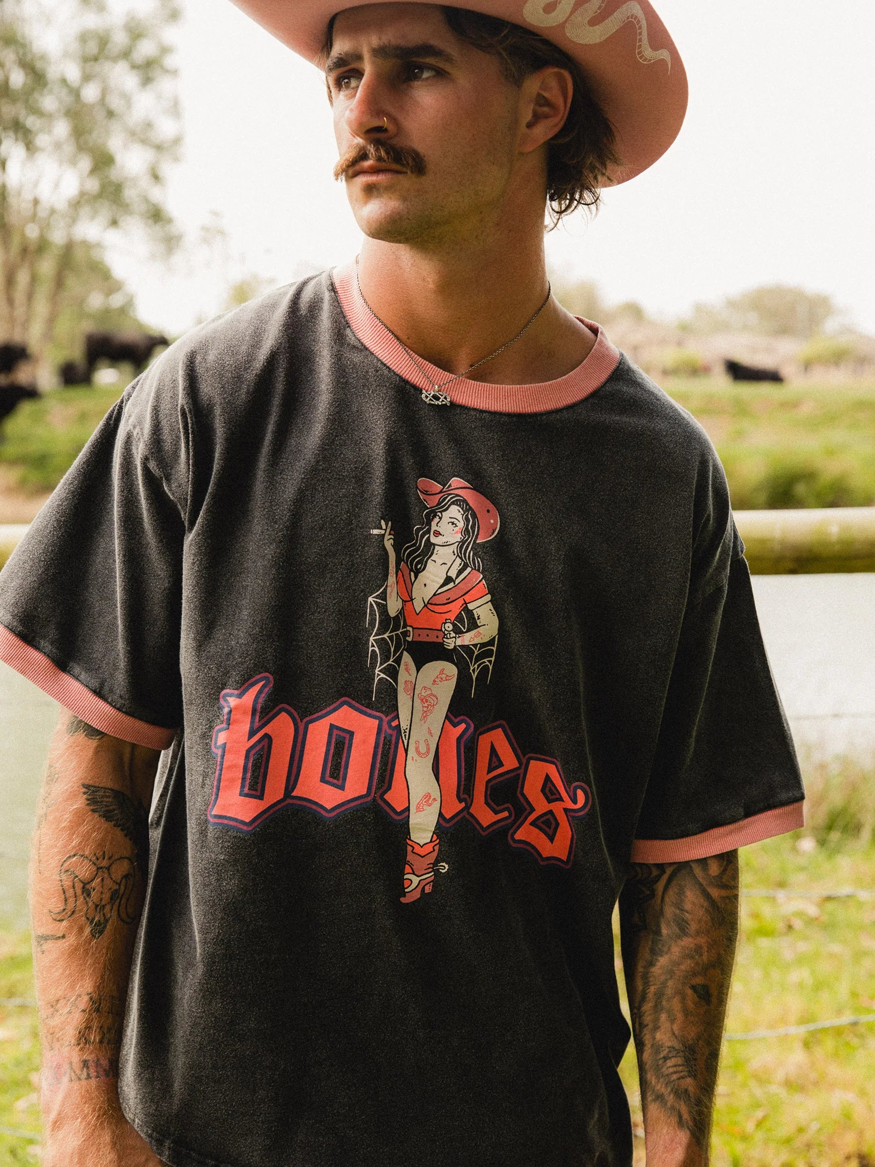 NEON COWGIRL RINGER TEE - WASHED BLACK/PINK