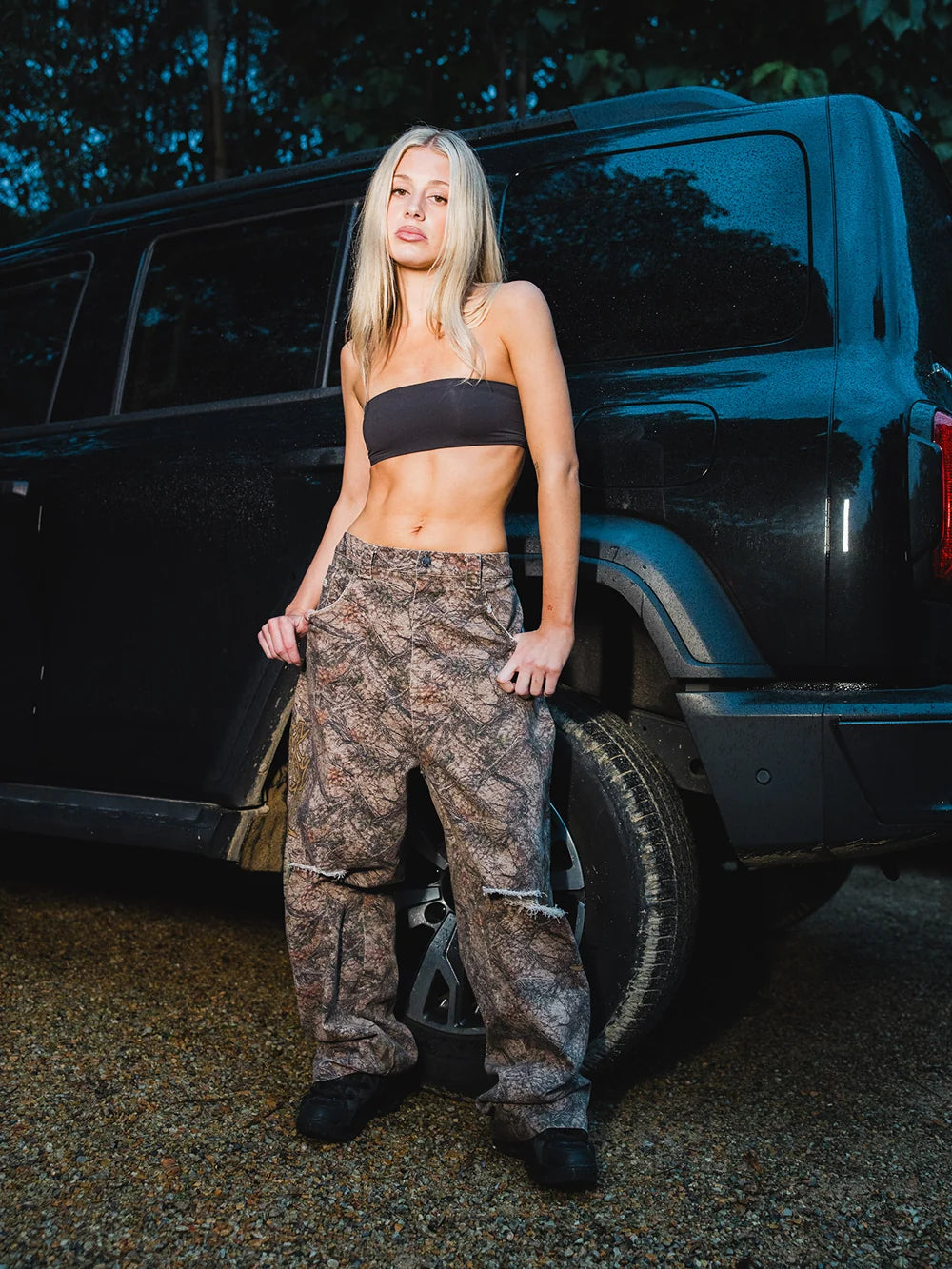 BONES BARB DISTRESSED PANTS - CAMO
