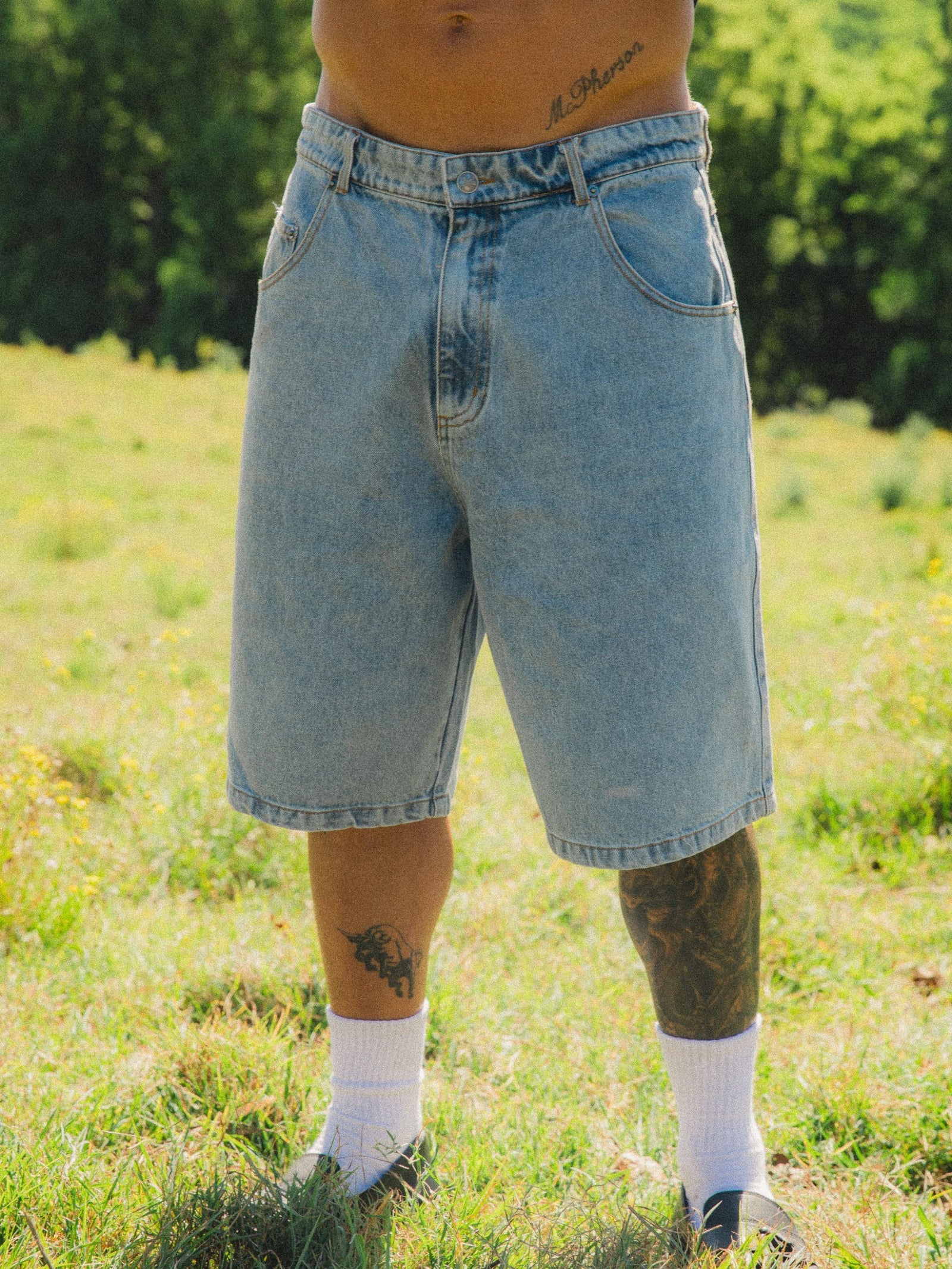 WEBBED DENIM SHORT - WASHED BLUE