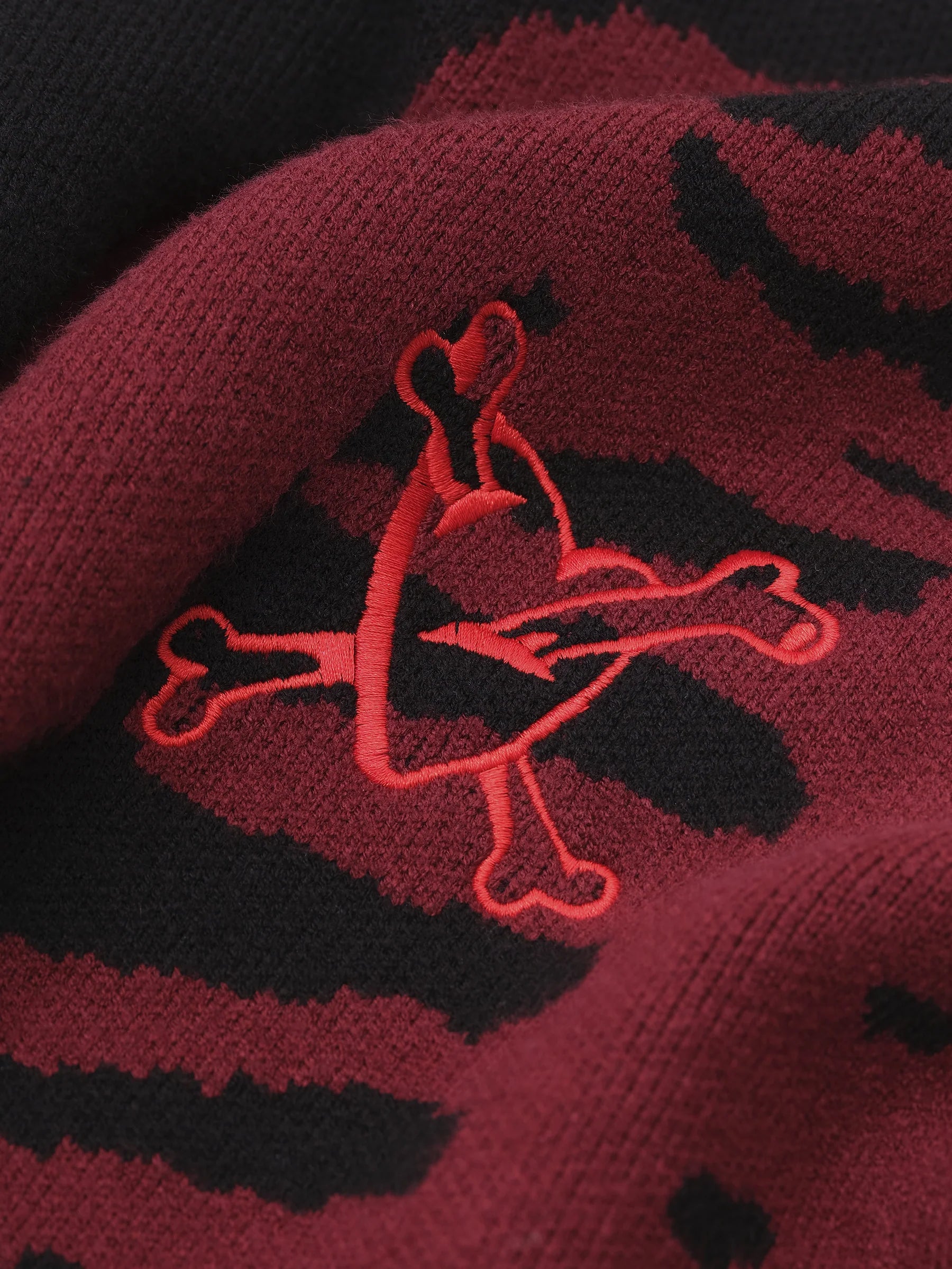 BACKBONE KNIT - BLACK/RED