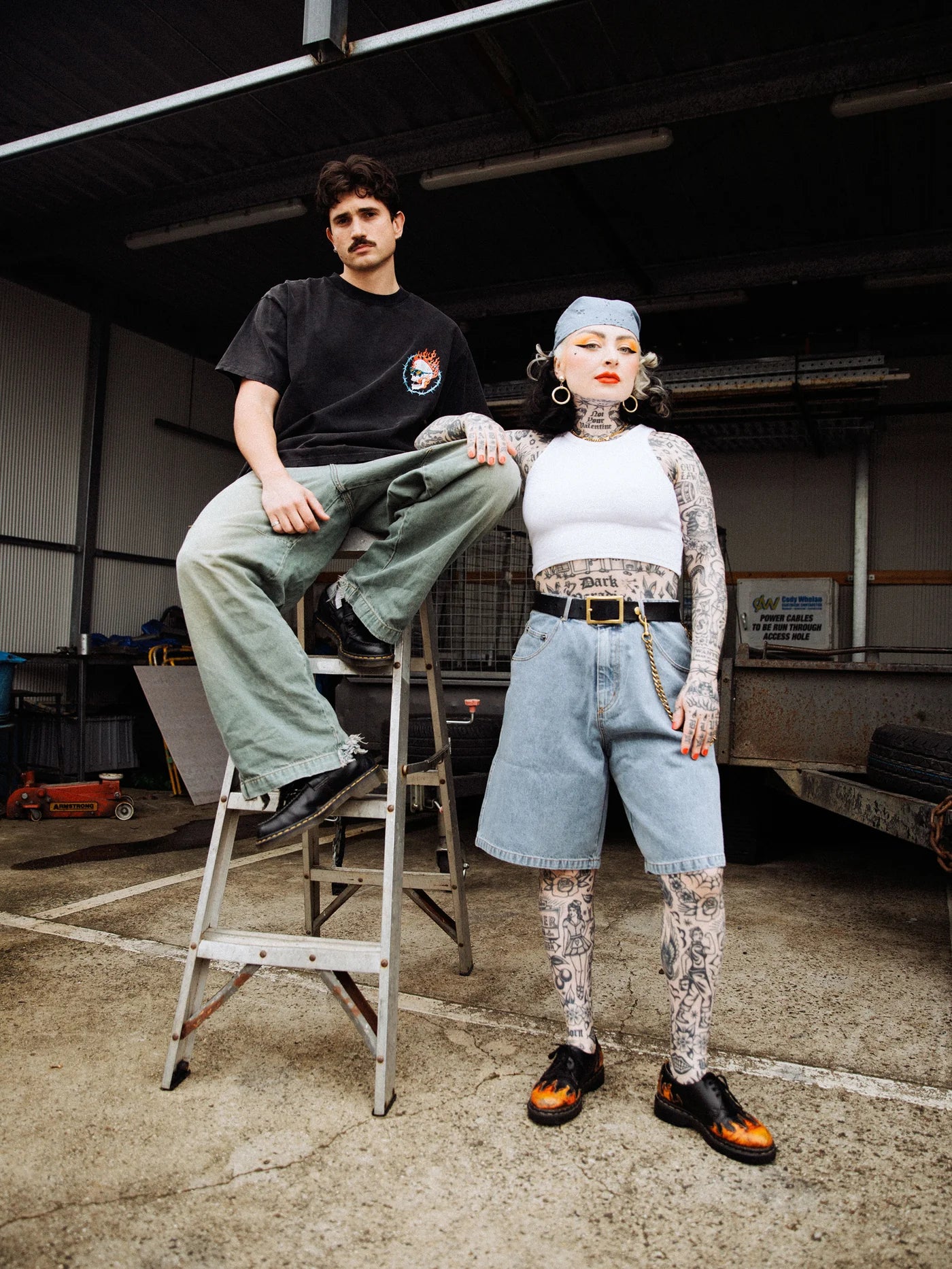 WEBBED DENIM SHORT - WASHED BLUE