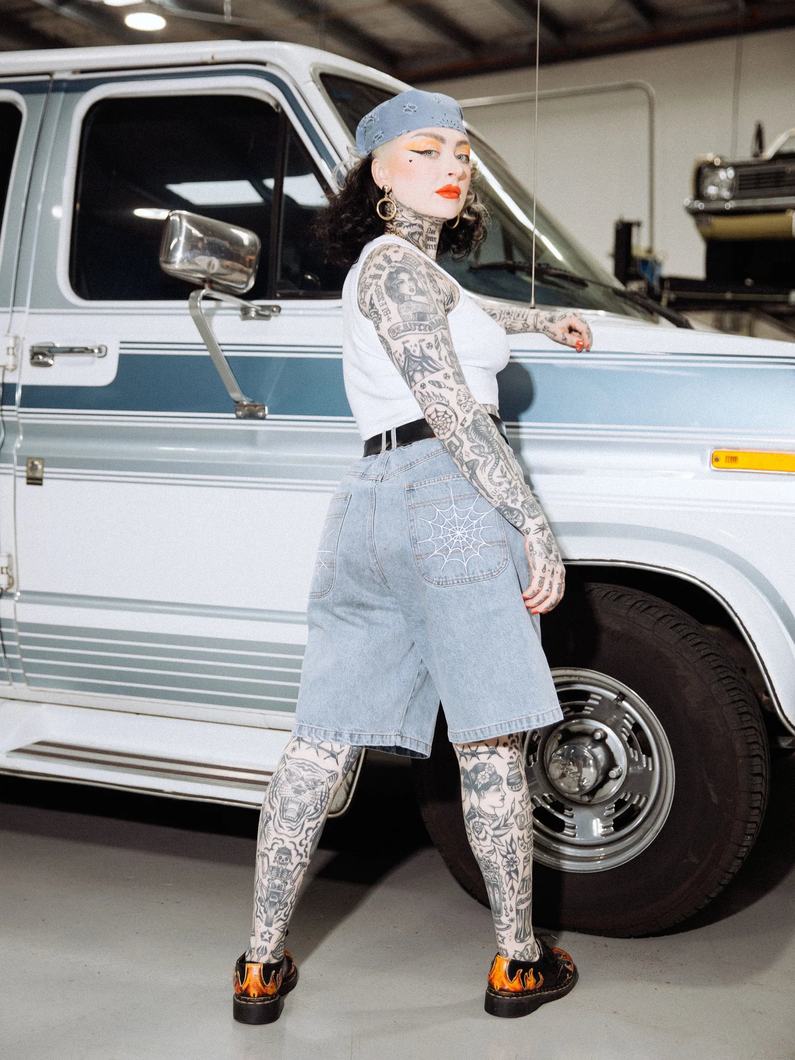 WEBBED DENIM SHORT - WASHED BLUE