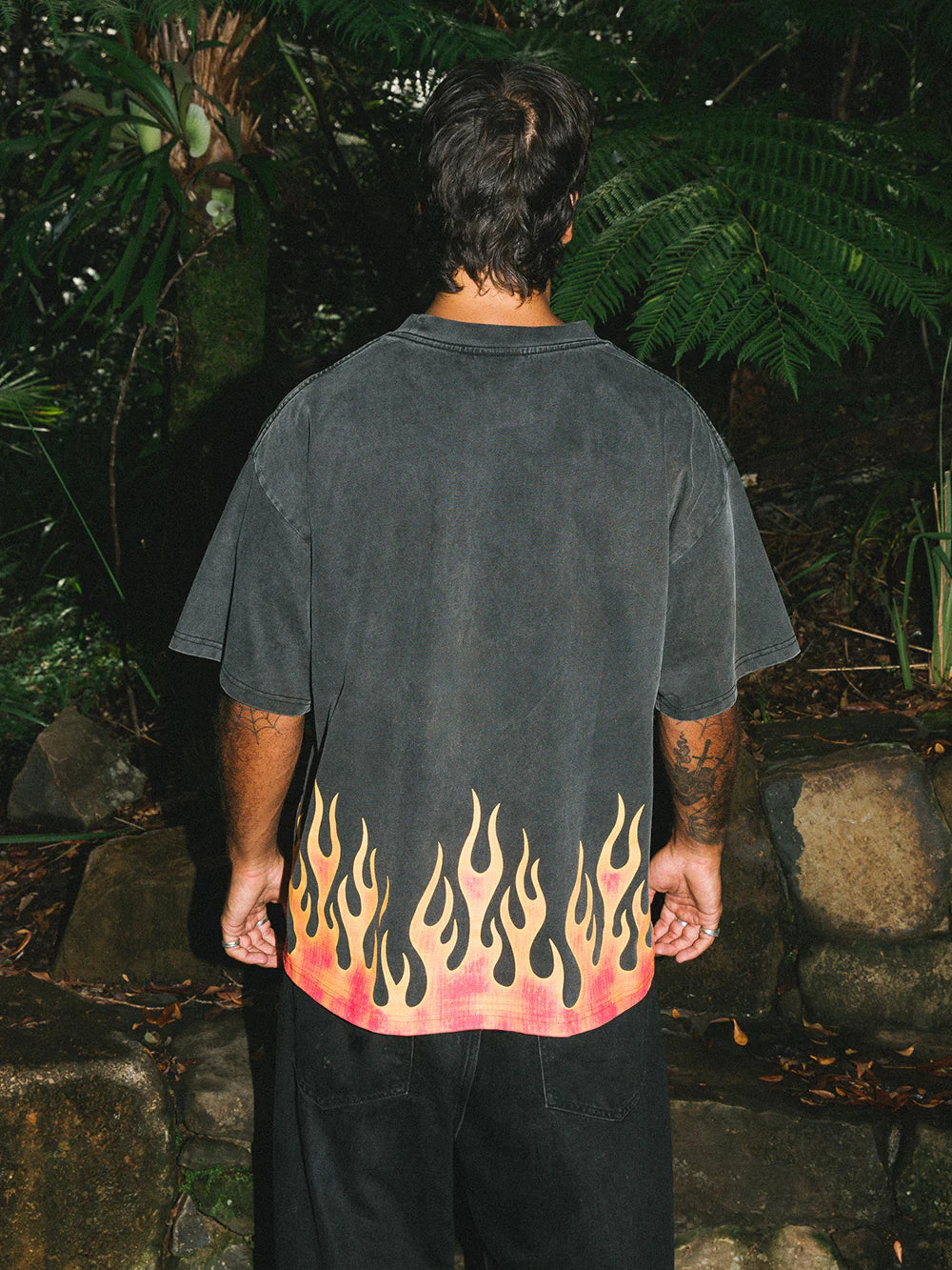 BURNING SKULL BOXY TEE - WASHED BLACK/FLAME