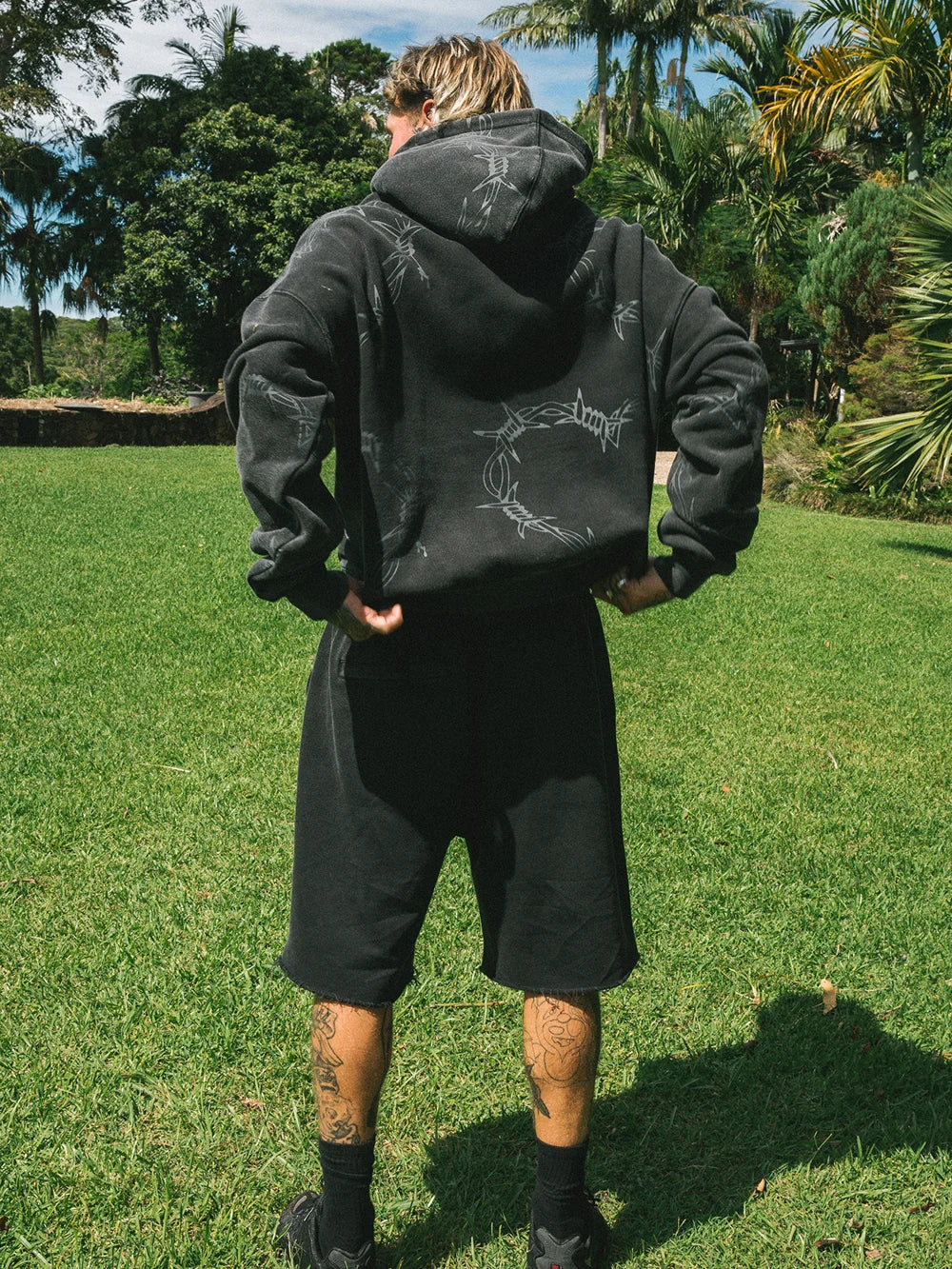 BARBED HEART HOODIE - VINTAGE BLACK