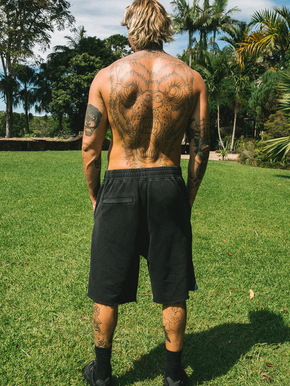 TWO FACED BURNER SHORTS - WASHED BLACK/BLUE