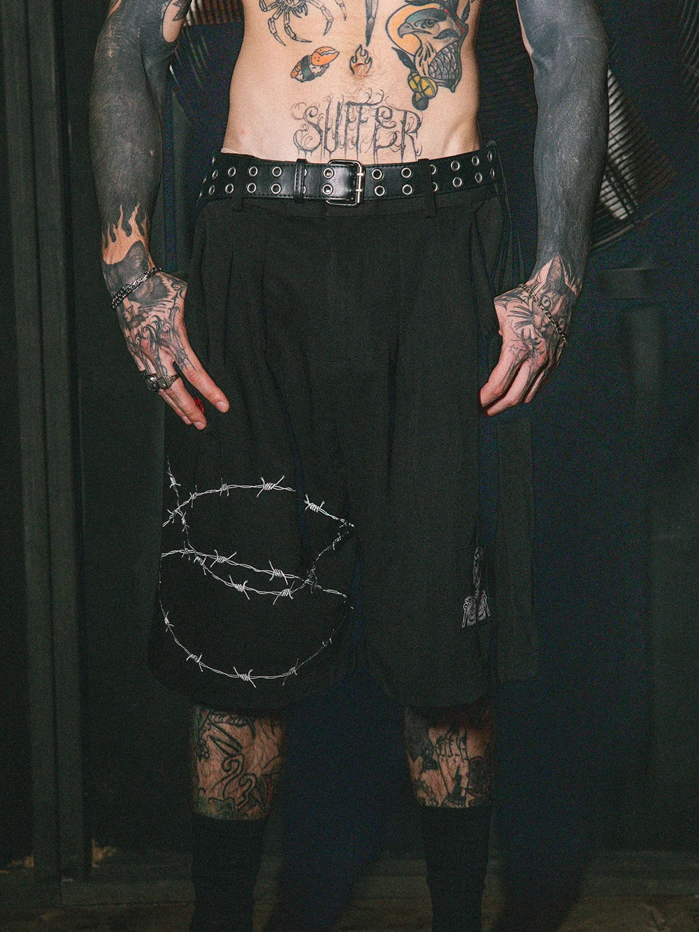 BARBED PATCH PLEATED SHORTS