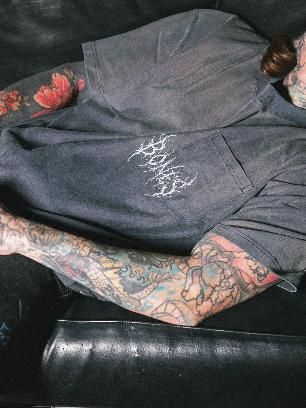 PUNK POCKET TEE - SUNFADED GREY
