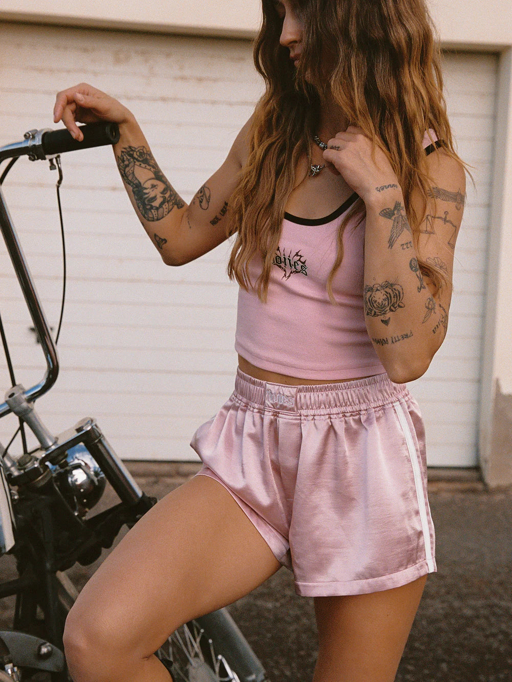 DOUBLE CROSSED SILK SHORTS - PINK