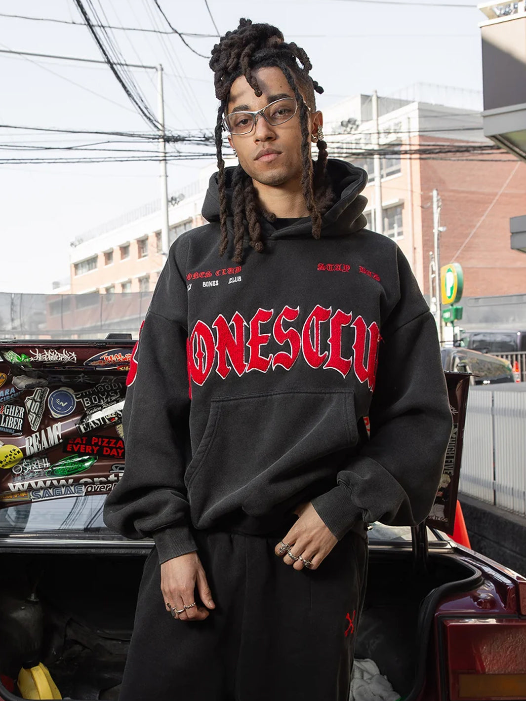 BONES CLUB HOODIE - BLACK/RED