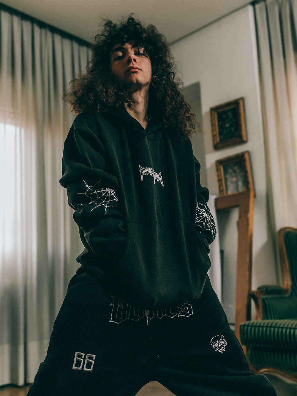 WEBBED CLASSIC HOODIE - WASHED BLACK