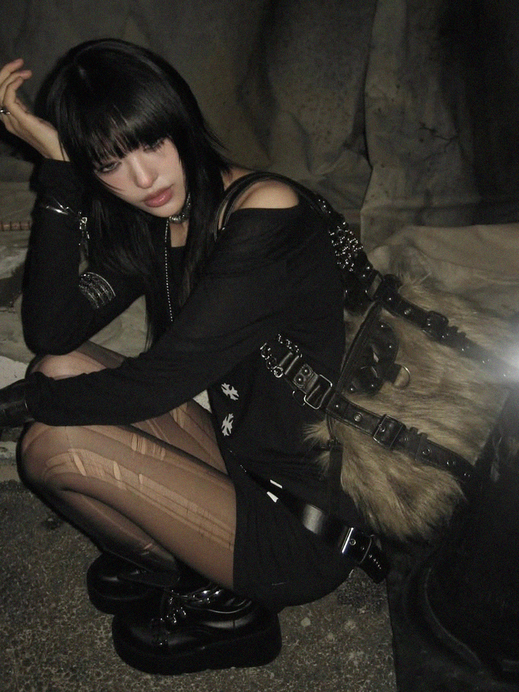 GIGI BROWN FURRY SHOULDER BAG