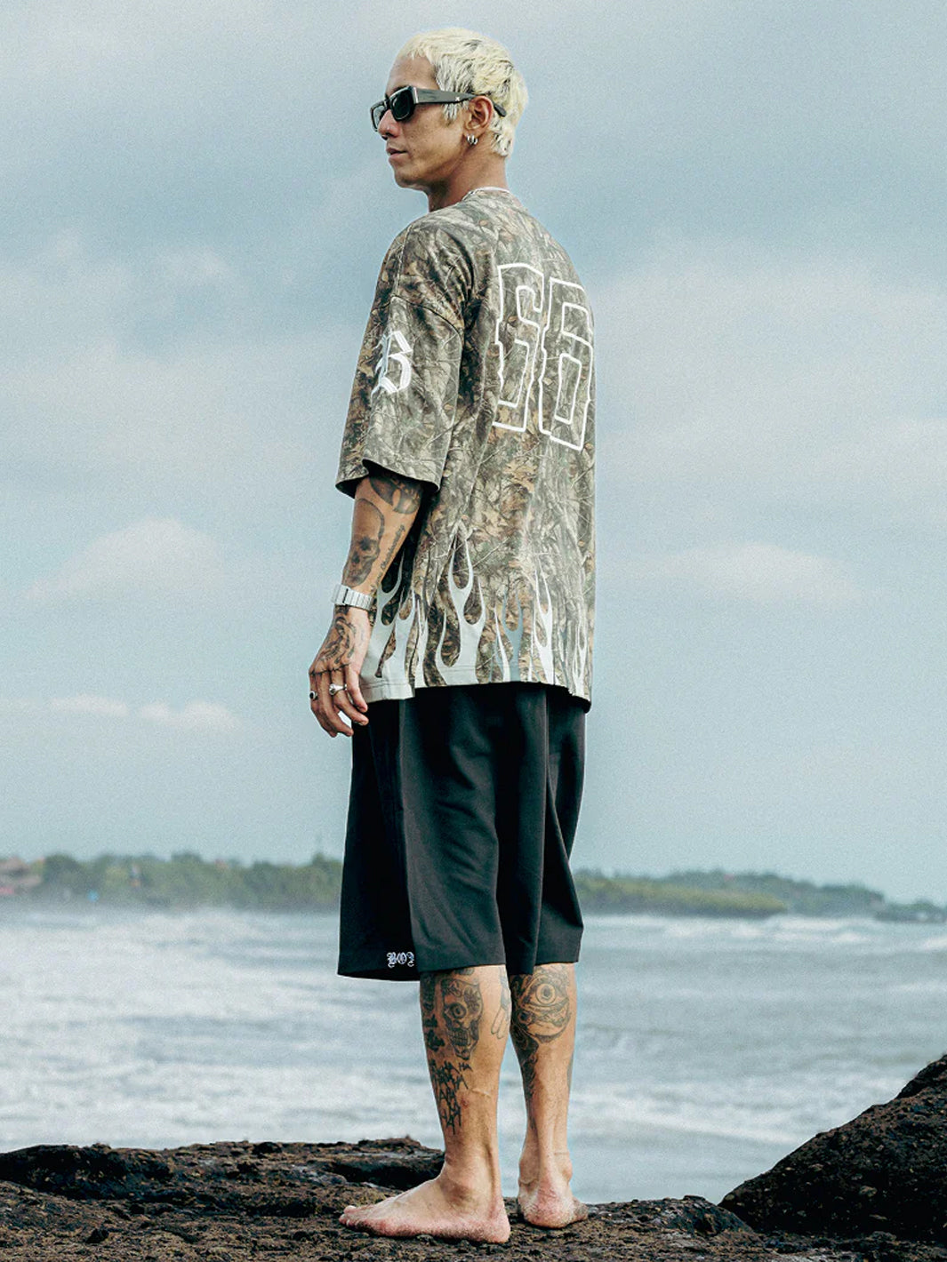 CROSSBONES PLEATED SHORTS