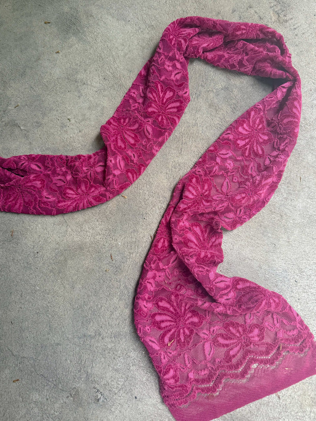 EMERALD AURA LACE SCARF