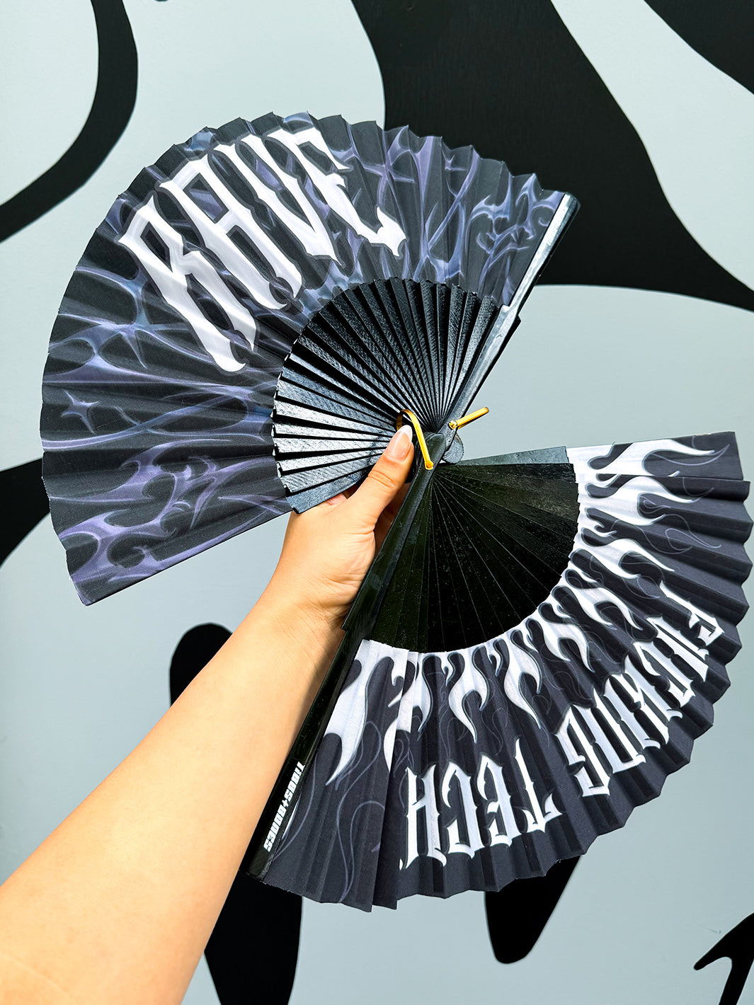 *EXCLUSIVE* RAVE DOOF FAN