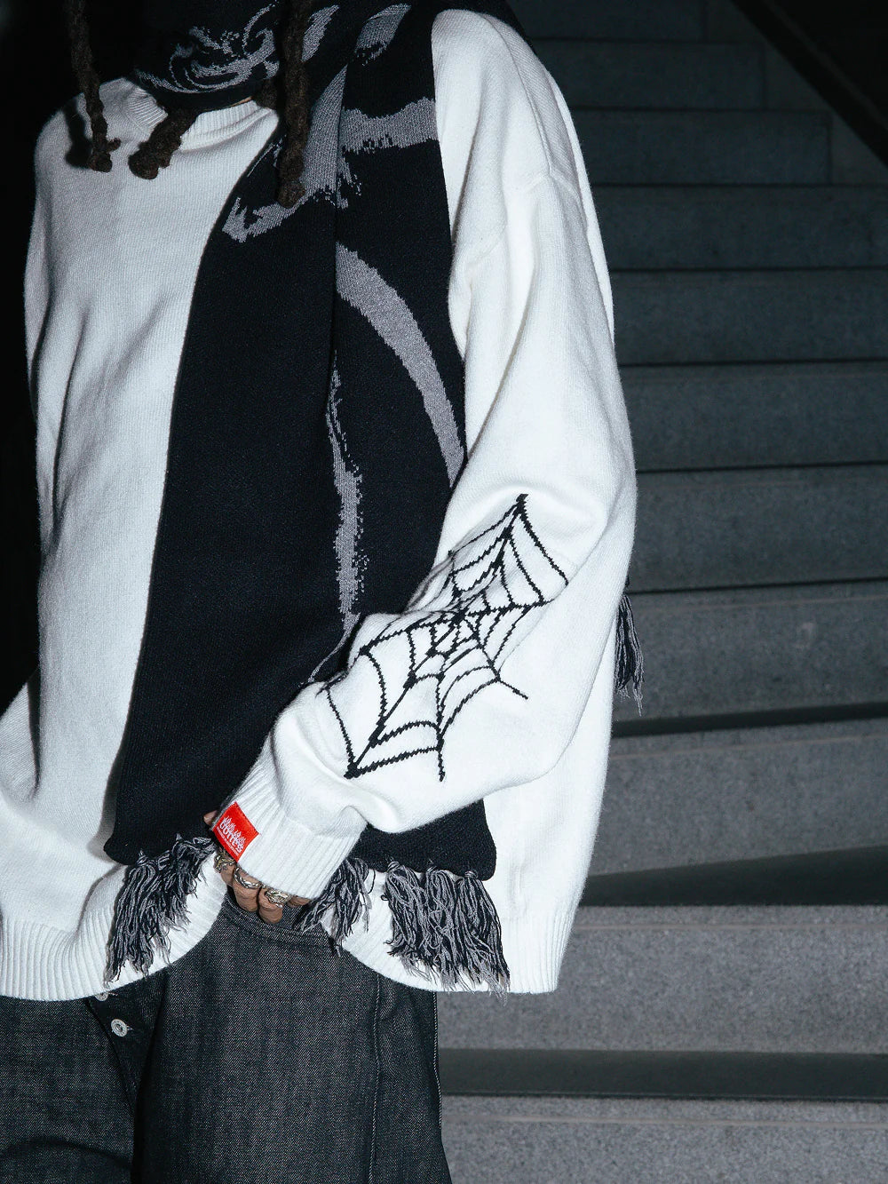 BONES CRAWLER SCARF