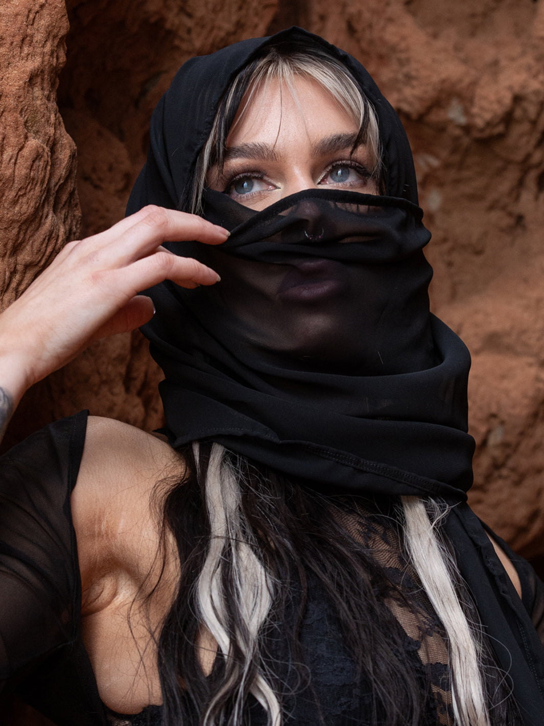 FLOW HEAD SCARF - BLACK