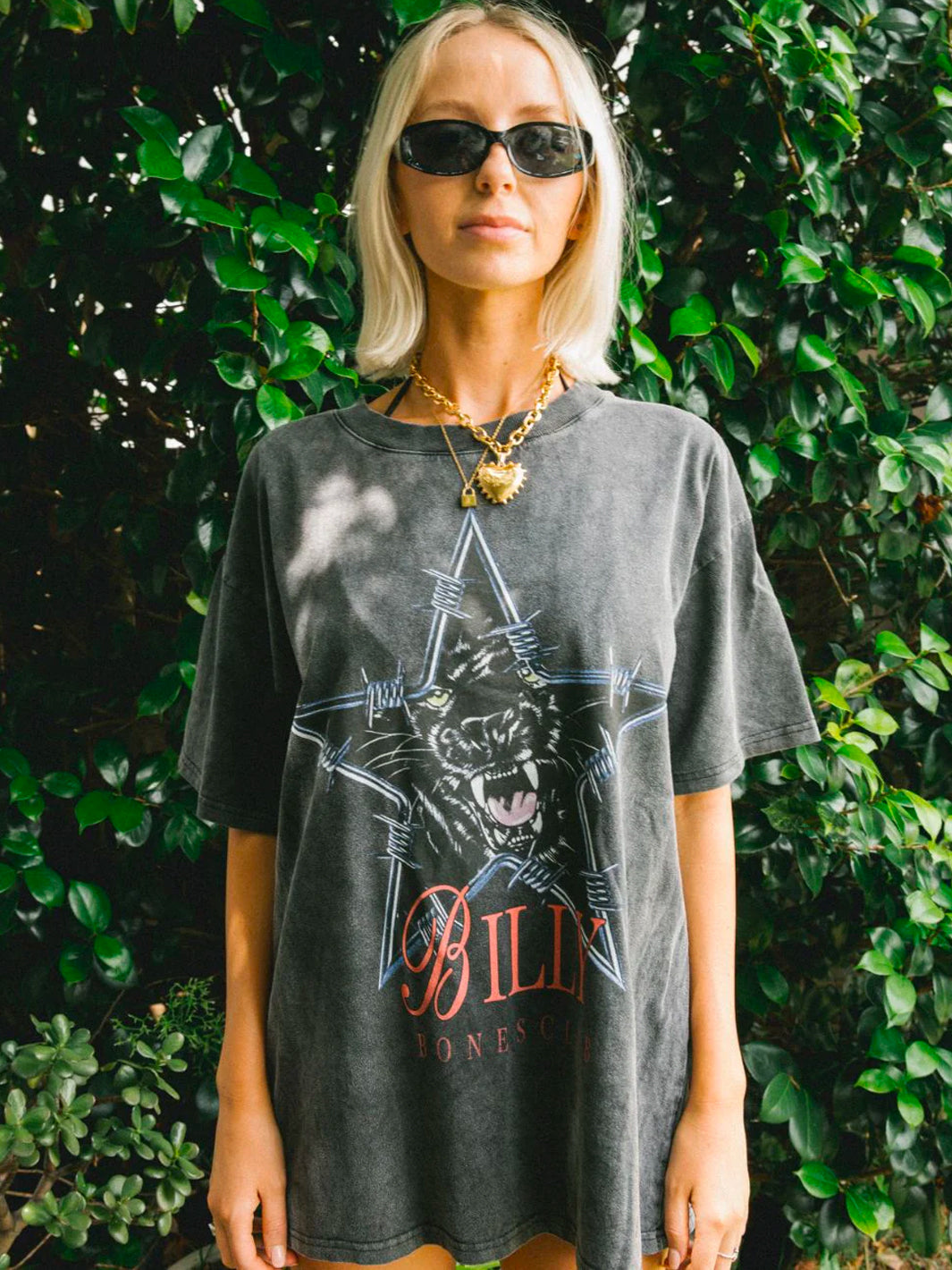 STAR CAT TEE - WASHED BLACK