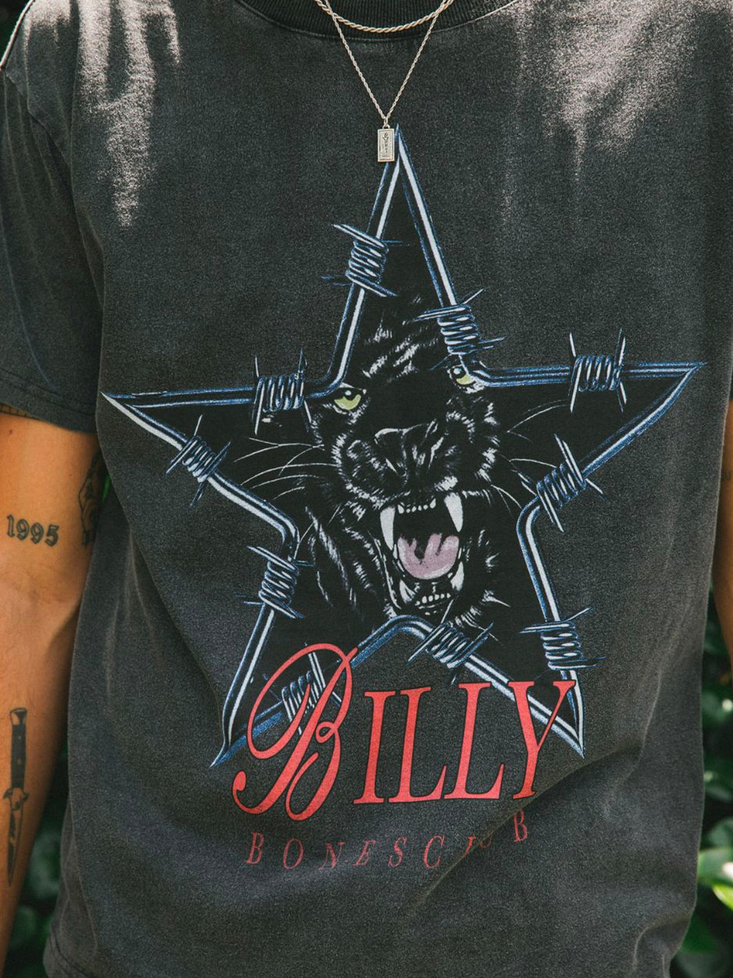 STAR CAT TEE - WASHED BLACK