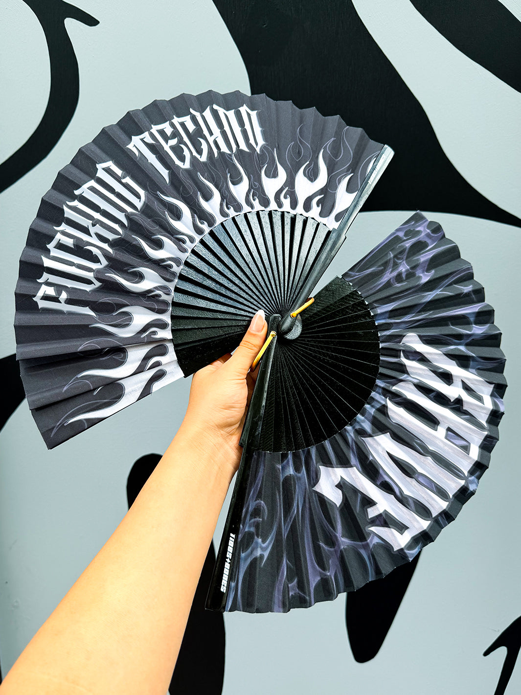 *EXCLUSIVE* TECHNO DOOF FAN