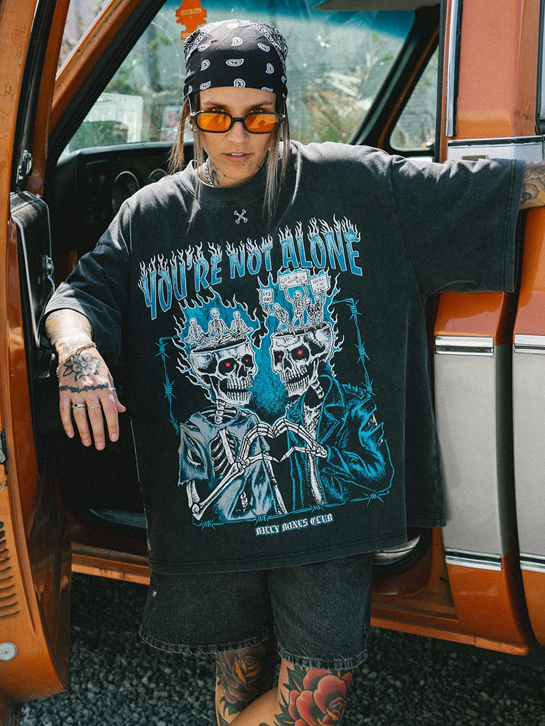 YOU'RE NOT ALONE TEE - VINTAGE BLACK