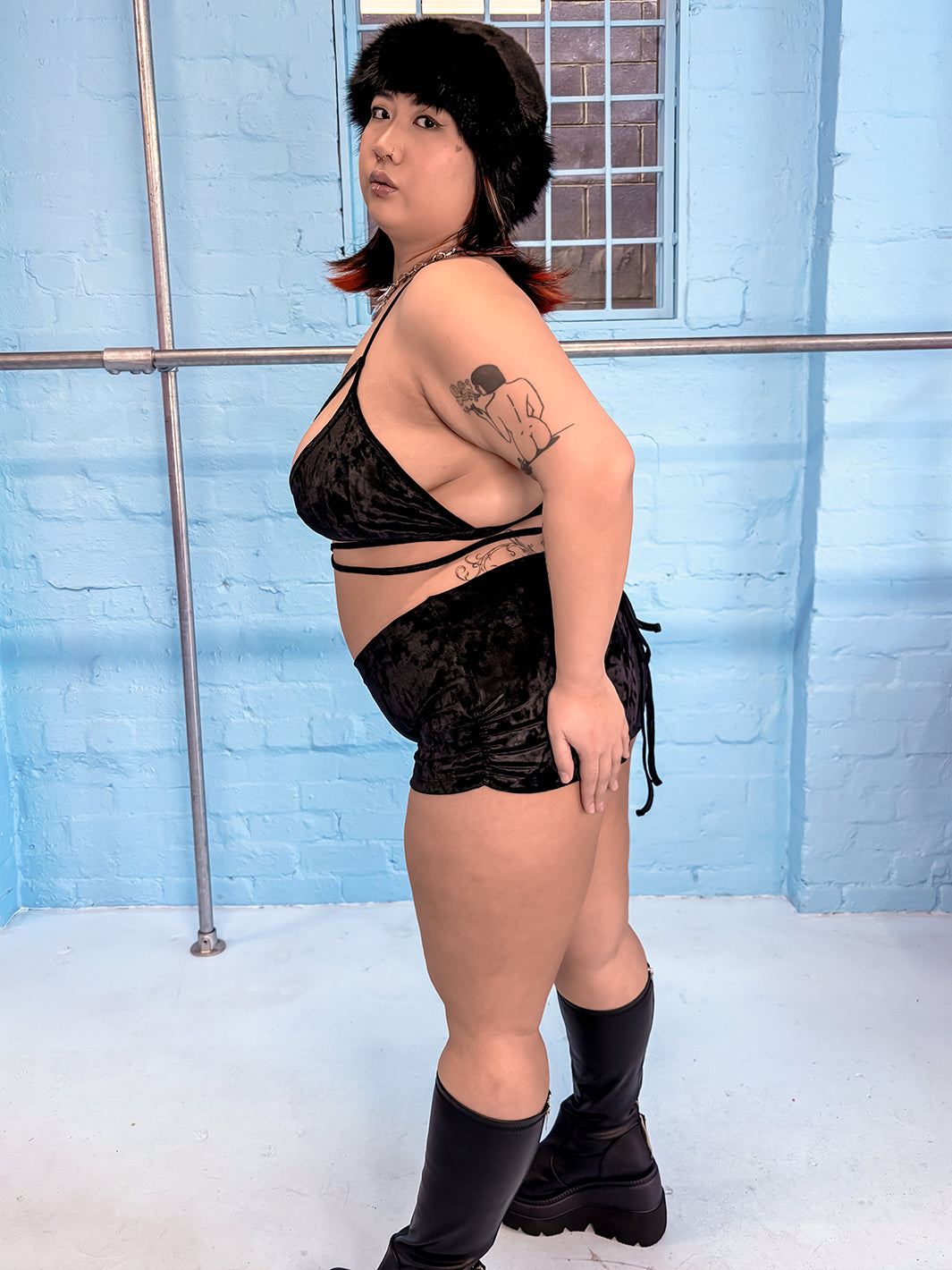 ROLLER BOOTY SHORTS - BLACK VELVET