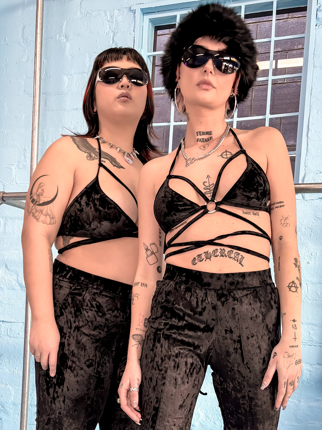 TRIANGLE WRAP TOP - BLACK VELVET