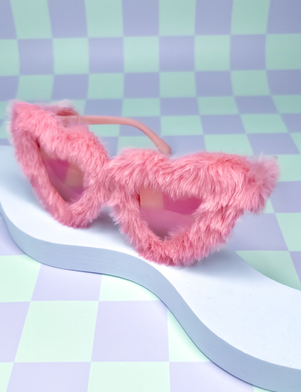 HEART ATTACK FUZZY SHADES - PINK
