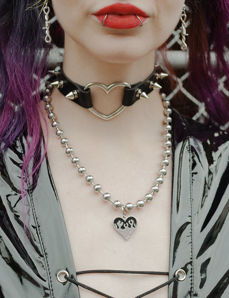 DRAZIC NECKLACE - FLAMING HEART