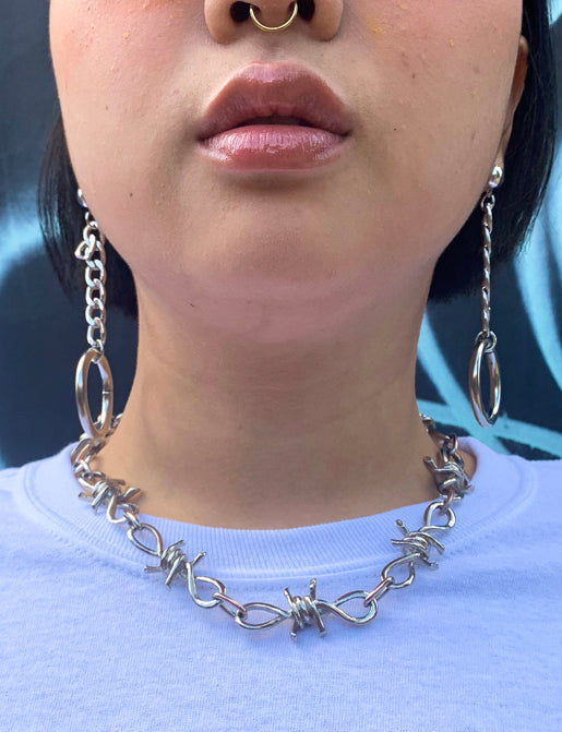 WALK THE WIRE BARB CHAIN NECKLACE